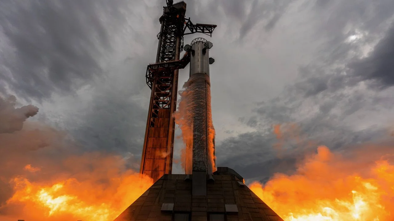 SpaceX ignites all 33 powerful engines on Starship booster ahead of Flight 13 launch