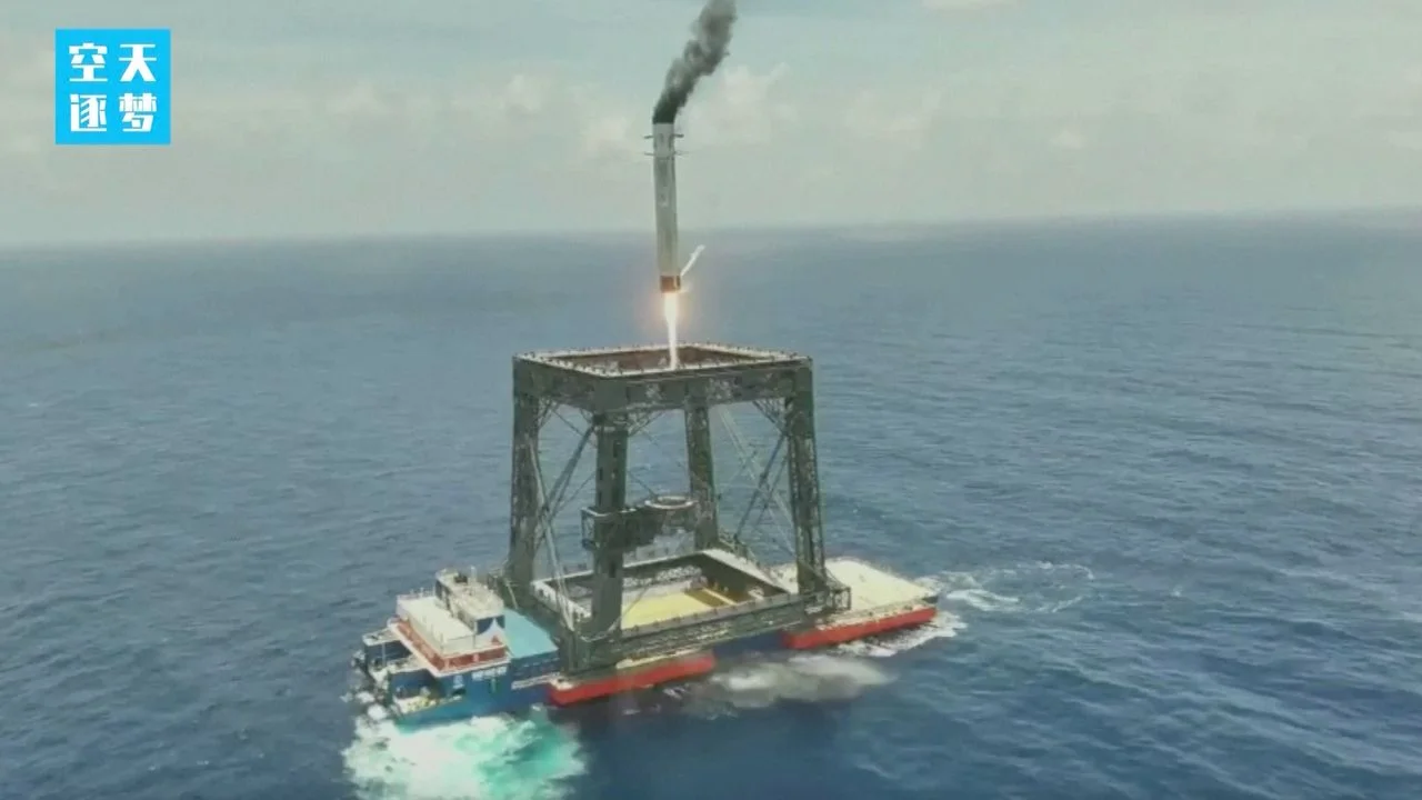 Making history! China lands rocket during an orbital launch for 1st time ever (video)