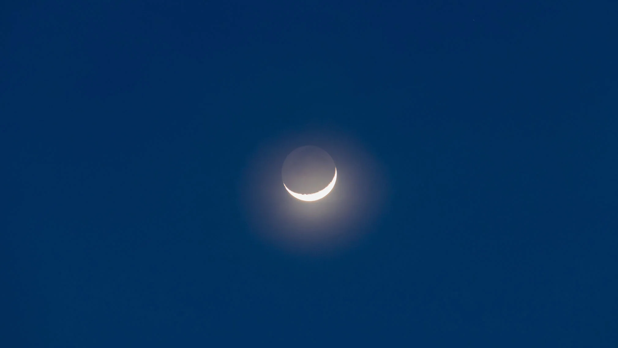 Earthshine on moon