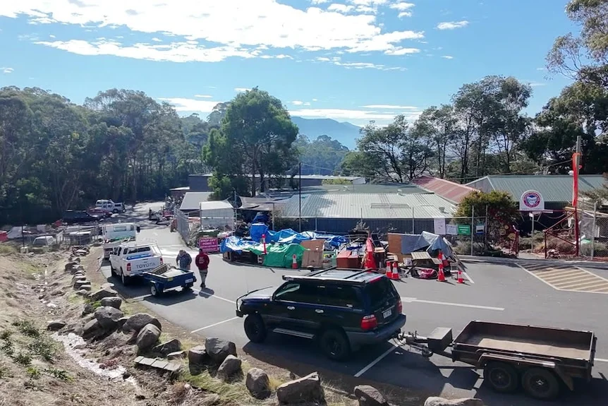 Wide shot of entry to tip and recycling shop.