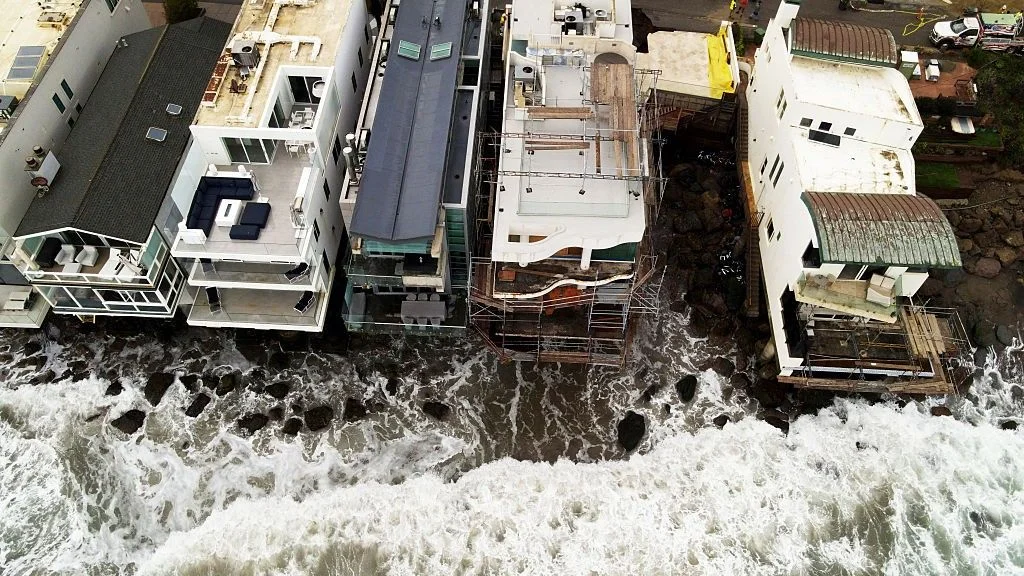 Powerful 'Kelvin wave' triggered by super El Niño threatens to raise sea levels off the California coast for months