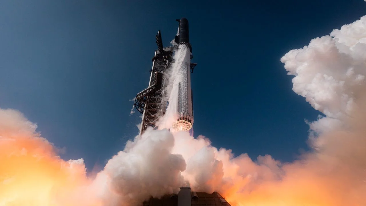 Captivating Images from SpaceX's Latest Starship Flight